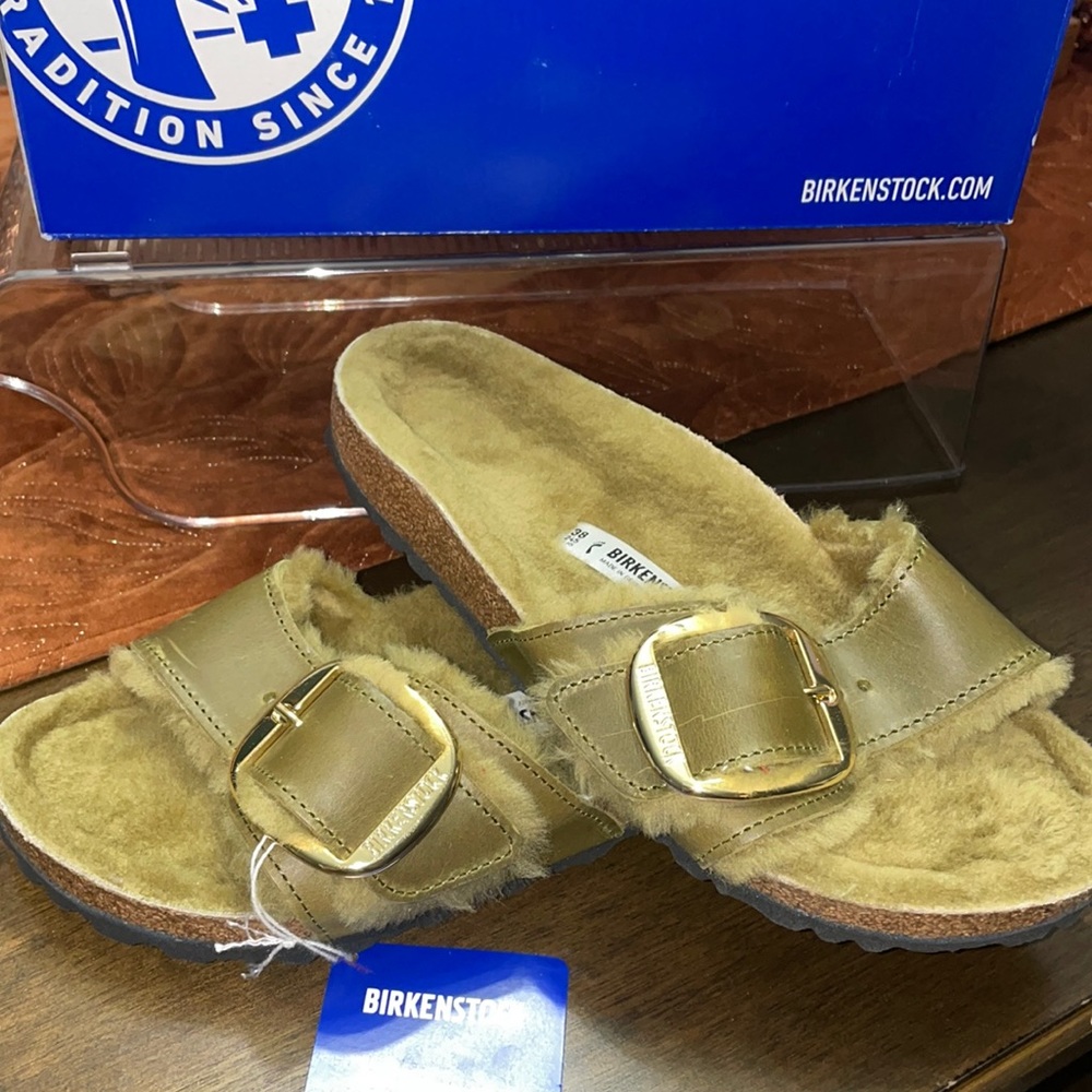 NWB Madrid Big Buckle Birkenstock shearling